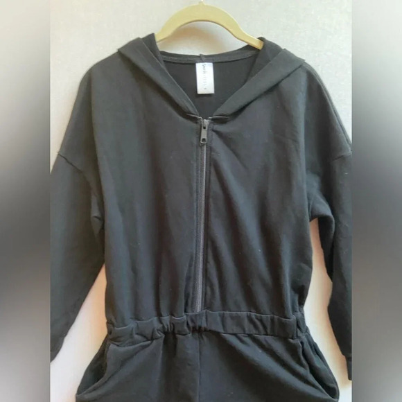 Smash & Tess Malibu hooded black zip up Romper Sz XS - Picture 4 of 11